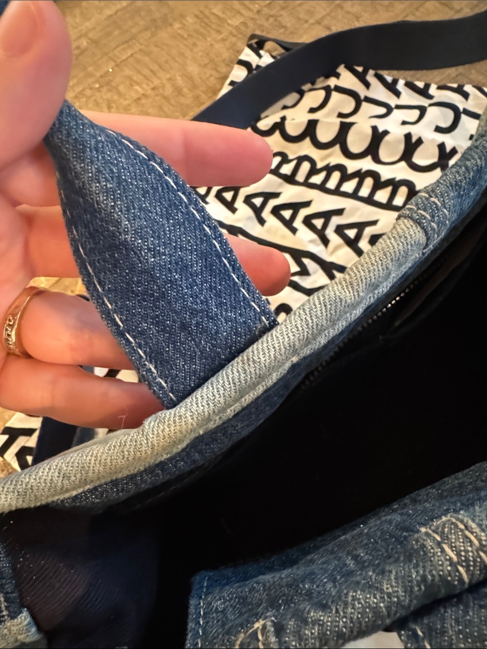 Marc Jacobs Denim Patchwork 'The Tote Bag' in Blue with Tan Trim - Picture 5 of 8